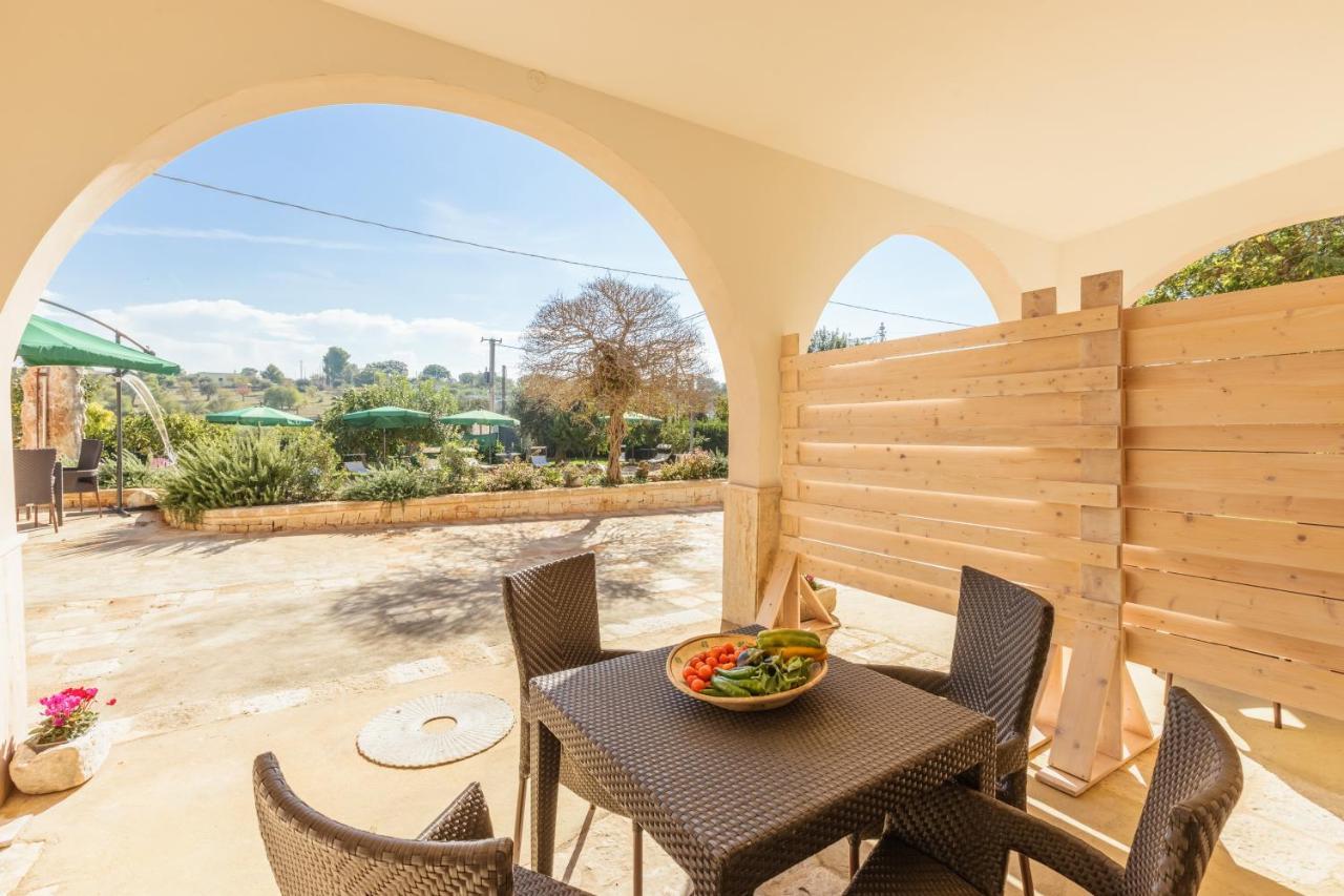 Aparthotel Casolare Lodedo Ceglie Messapica Exterior foto